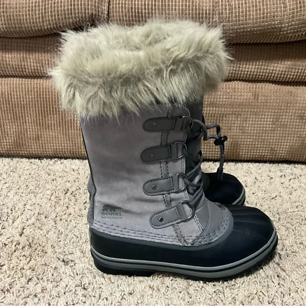 Sorel Gray and Black Boots with leather womens Size 5 - Picture 4 of 16